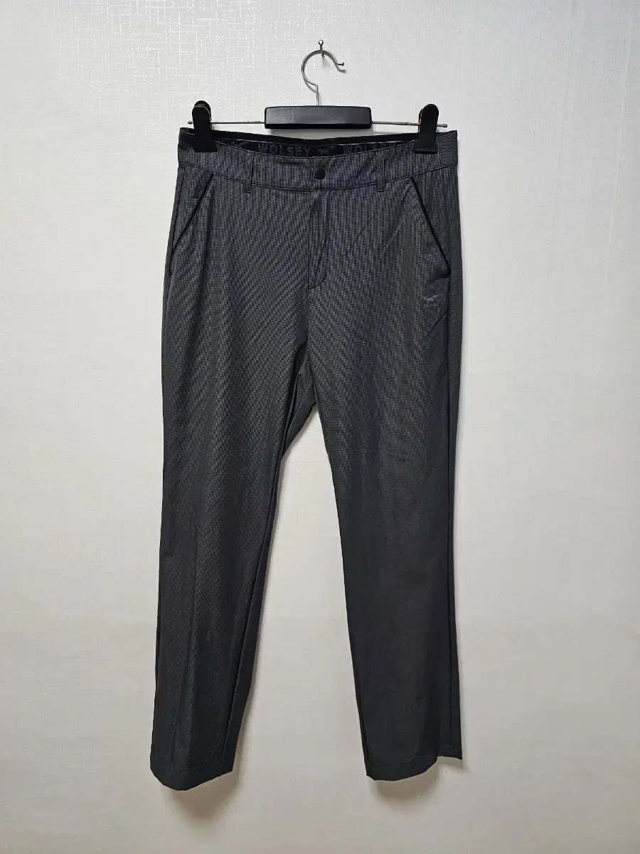 VOLVIK | 볼빅 Volvik Men's Golf Pants 32 on Bunjang Global Site.